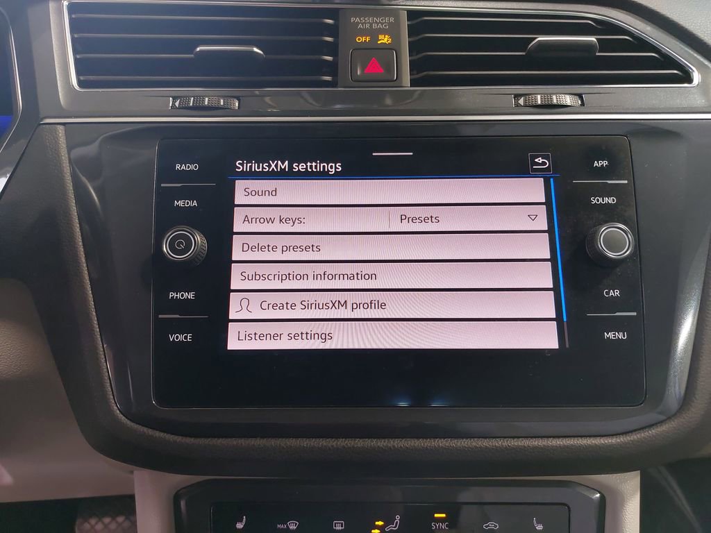 Used 2022 Volkswagen Tiguan SE image 23