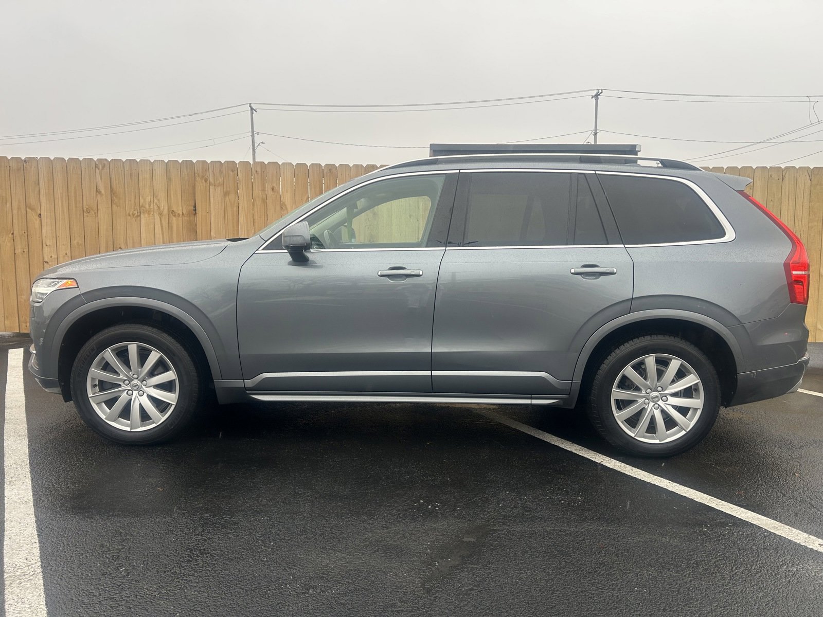 Used 2016 Volvo XC90 T6 Momentum w/ Momentum Plus Package AWD/4WD image 4