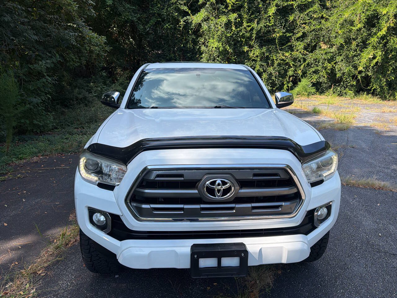 Used 2016 Toyota Tacoma Limited w/ Towing Package AWD/4WD image 12