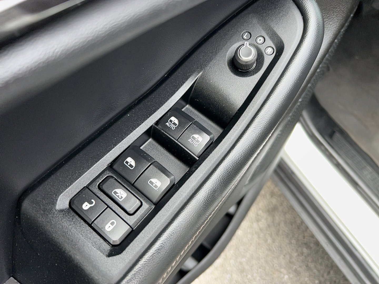 Used 2021 Jeep Grand Cherokee L Laredo AWD/4WD image 12