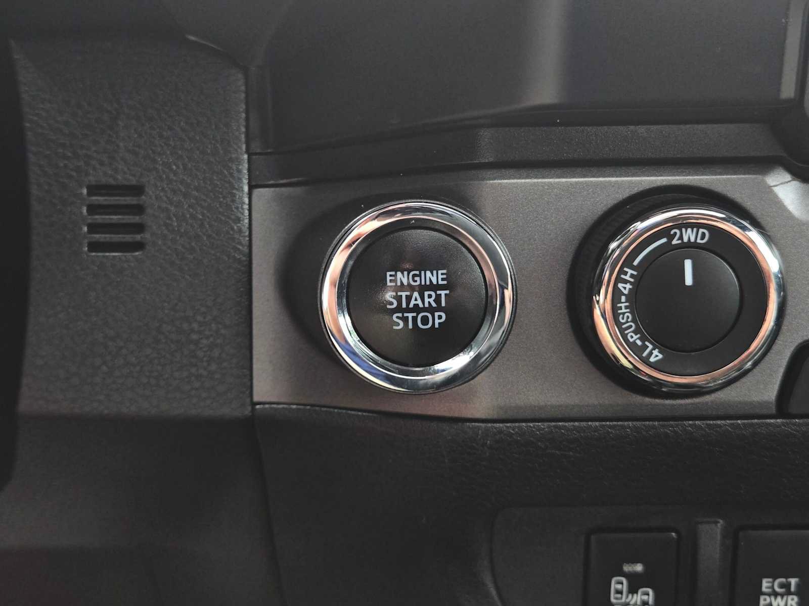 Used 2019 Toyota Tacoma TRD Off-Road AWD/4WD image 37