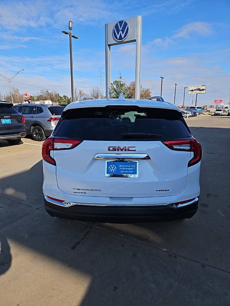 Used 2024 GMC Terrain SLT image 6