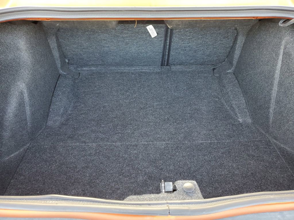 Used 2011 Dodge Challenger image 26