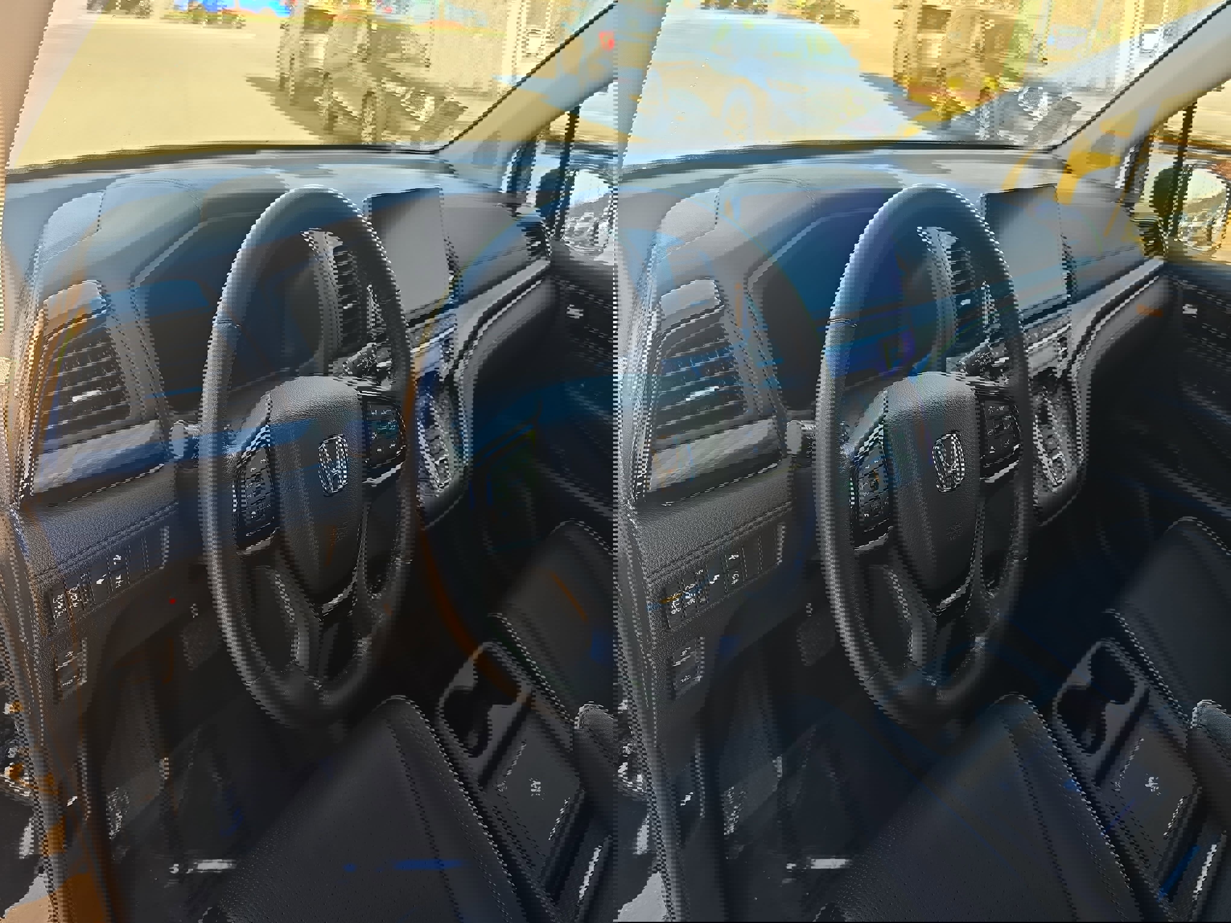 Used 2025 Honda Odyssey Elite image 17