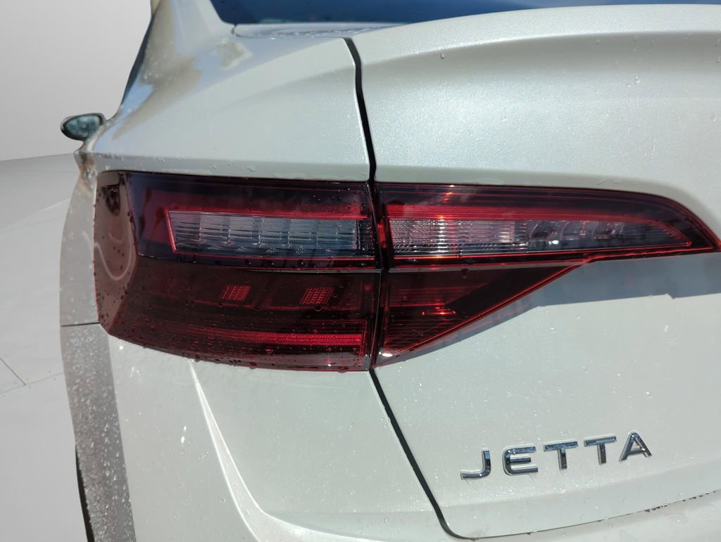 Used 2024 Volkswagen Jetta SE FWD image 18
