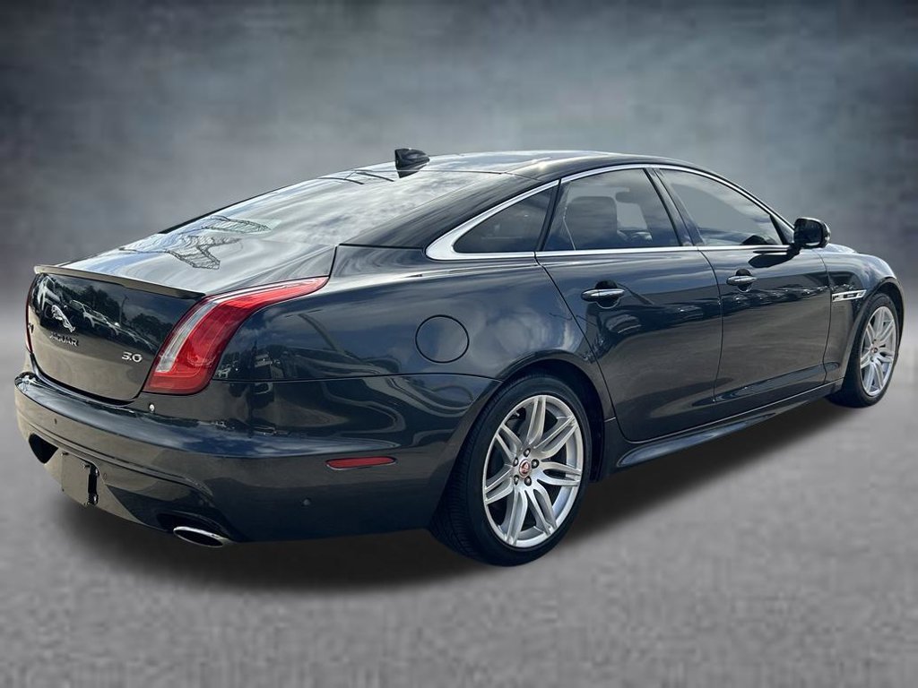 Used 2018 Jaguar XJ R-Sport RWD image 6