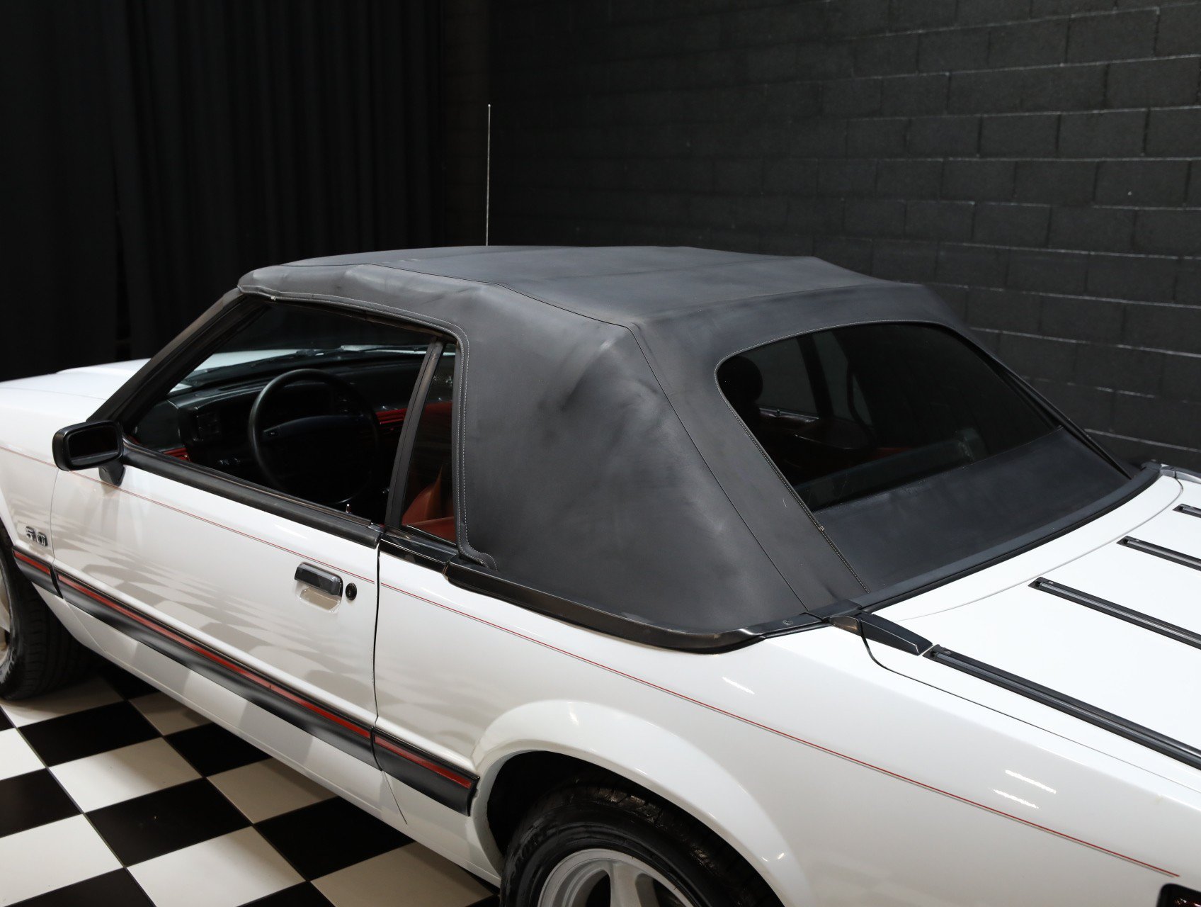Used 1991 Ford Mustang LX RWD image 9