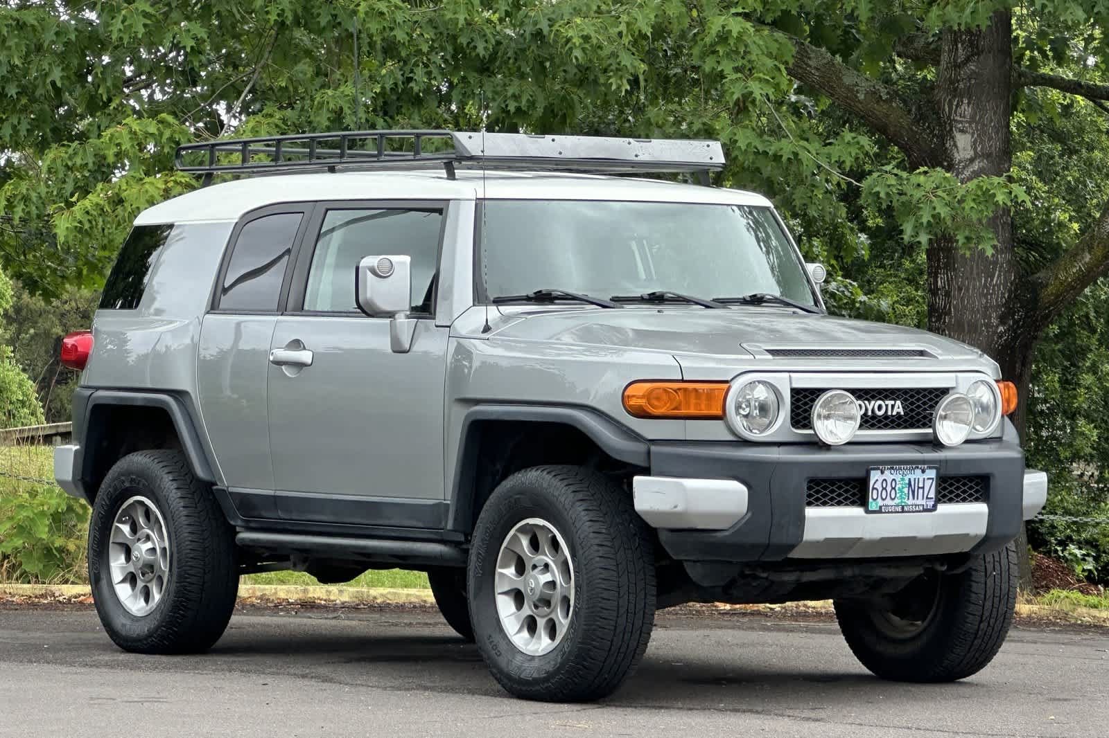 Used 2011 Toyota FJ Cruiser 4WD w/ Convenience Pkg image 9