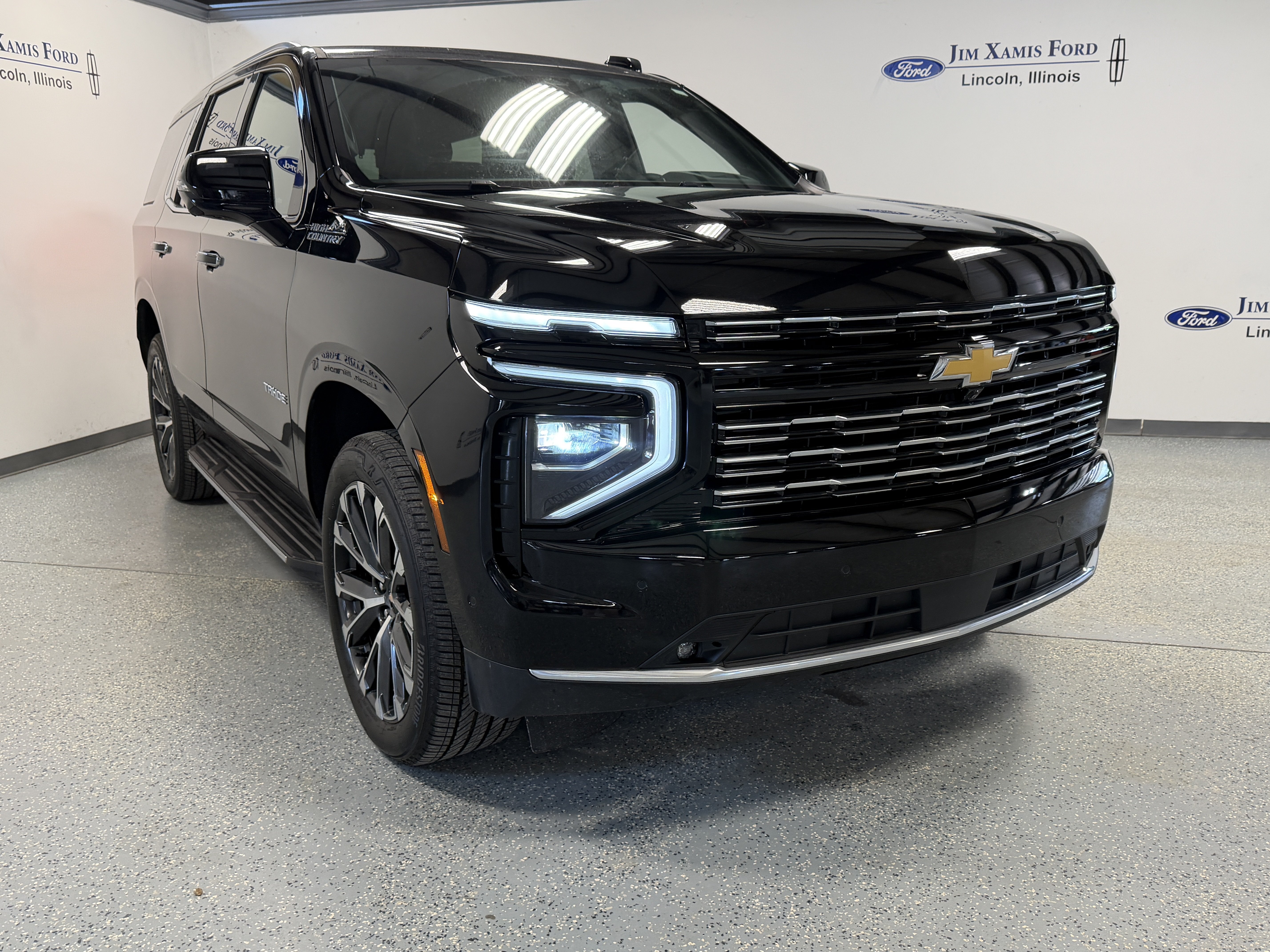 Used 2025 Chevrolet Tahoe High Country AWD/4WD image 33