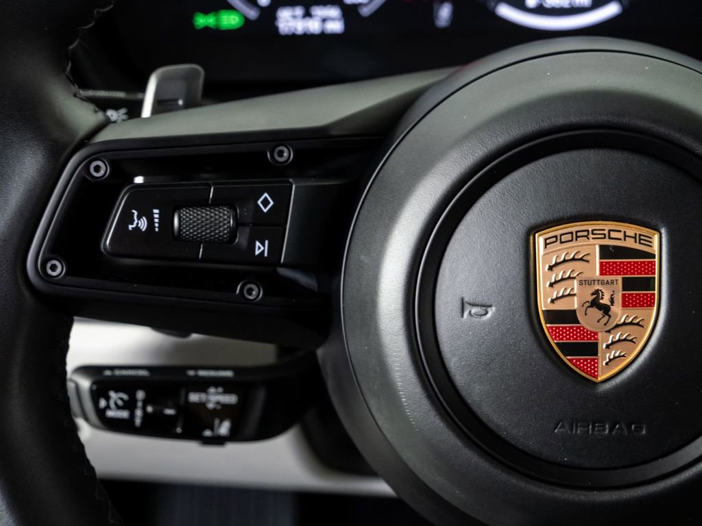 Used 2025 Porsche Cayenne GTS image 10