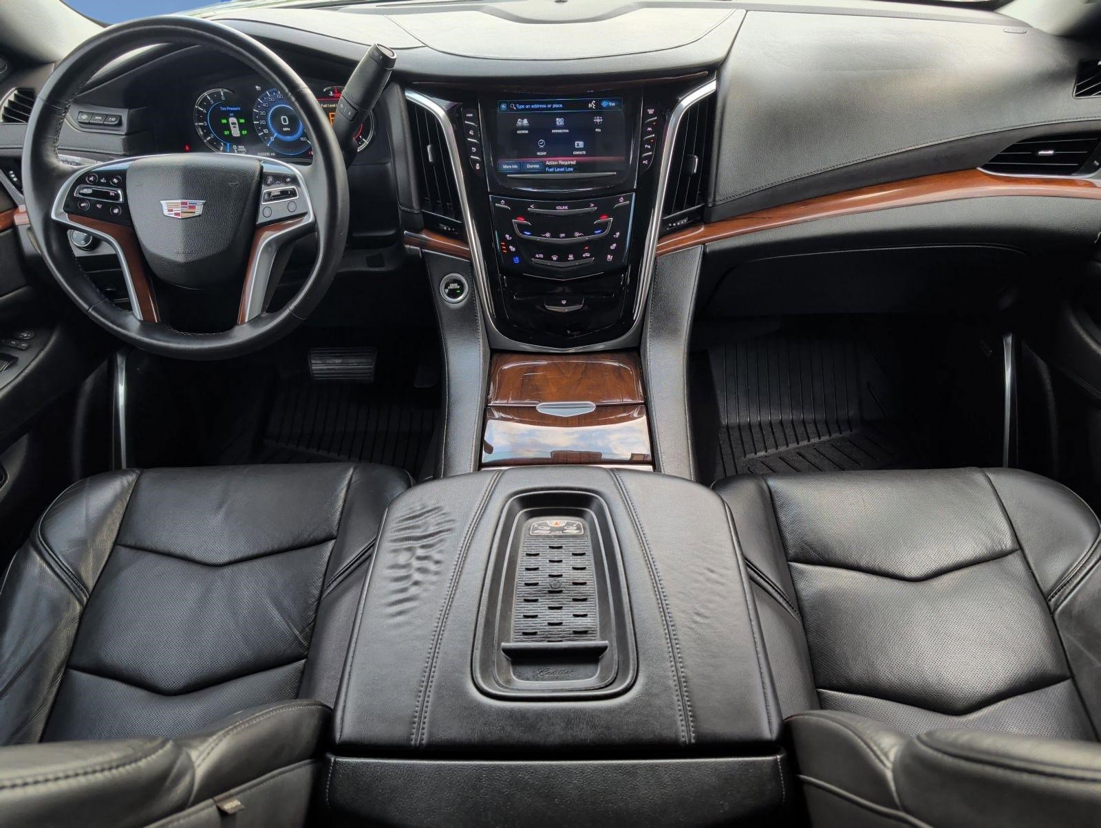 Used 2017 Cadillac Escalade Premium Luxury RWD image 27