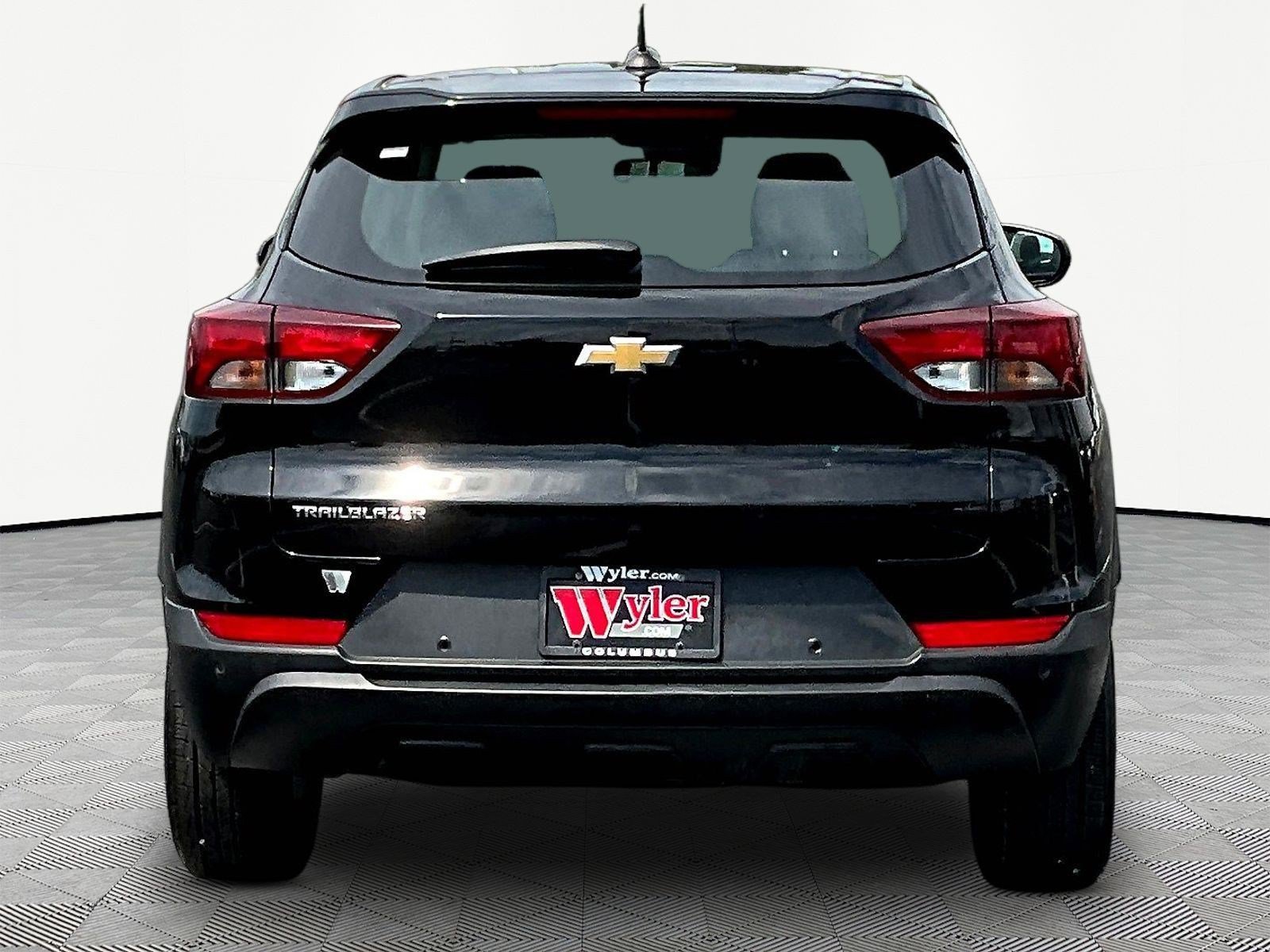 Used 2021 Chevrolet TrailBlazer LS FWD image 5