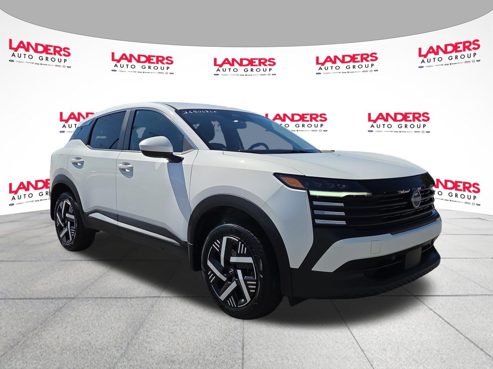 Used 2025 Nissan Kicks SV FWD image 1