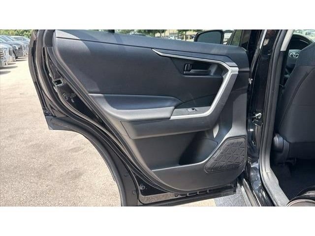 Certified 2025 Toyota RAV4 LE AWD/4WD image 33