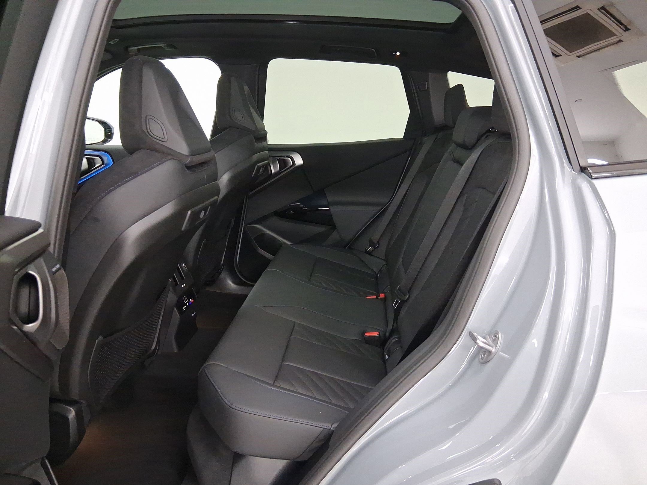 New 2026 BMW X3 xDrive30 w/ Premium Package image 12