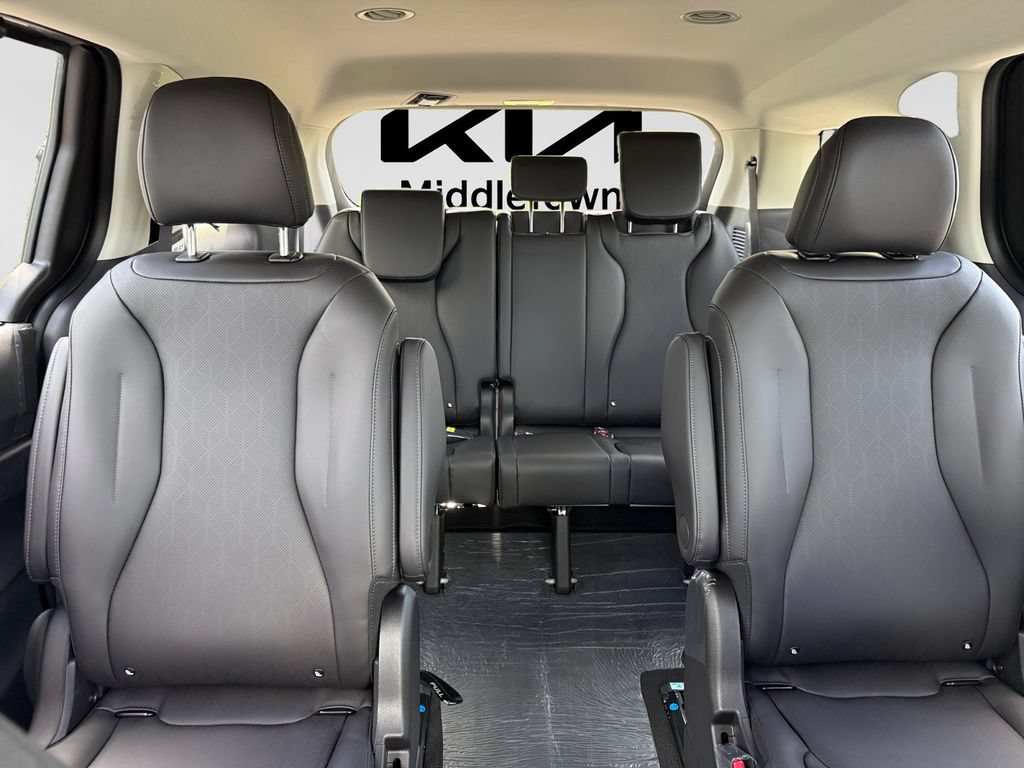New 2027 Kia Carnival EX FWD image 17