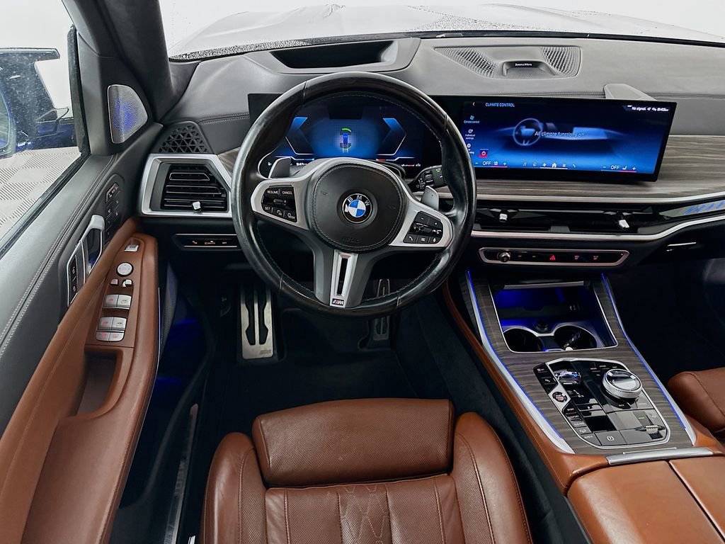 Used 2024 BMW X7 M60i image 30
