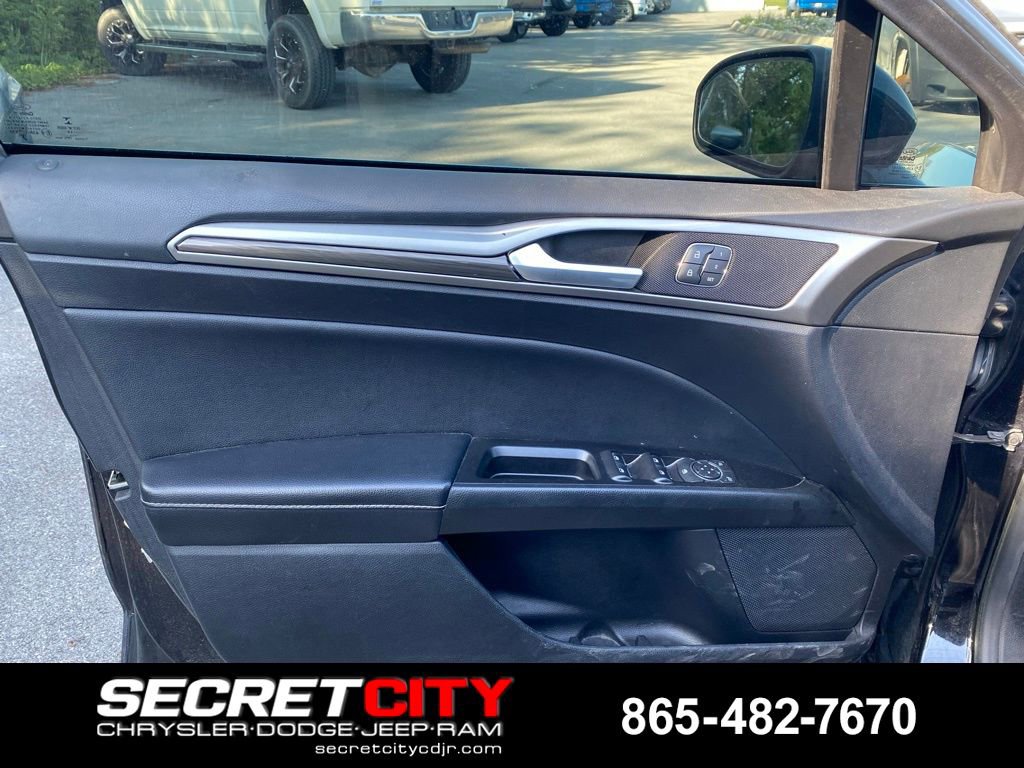 Used 2019 Ford Fusion SEL FWD image 10