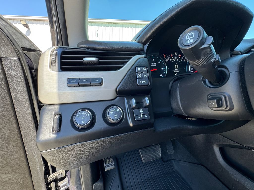 Used 2020 GMC Yukon Denali w/ Denali Premium Package AWD/4WD image 25