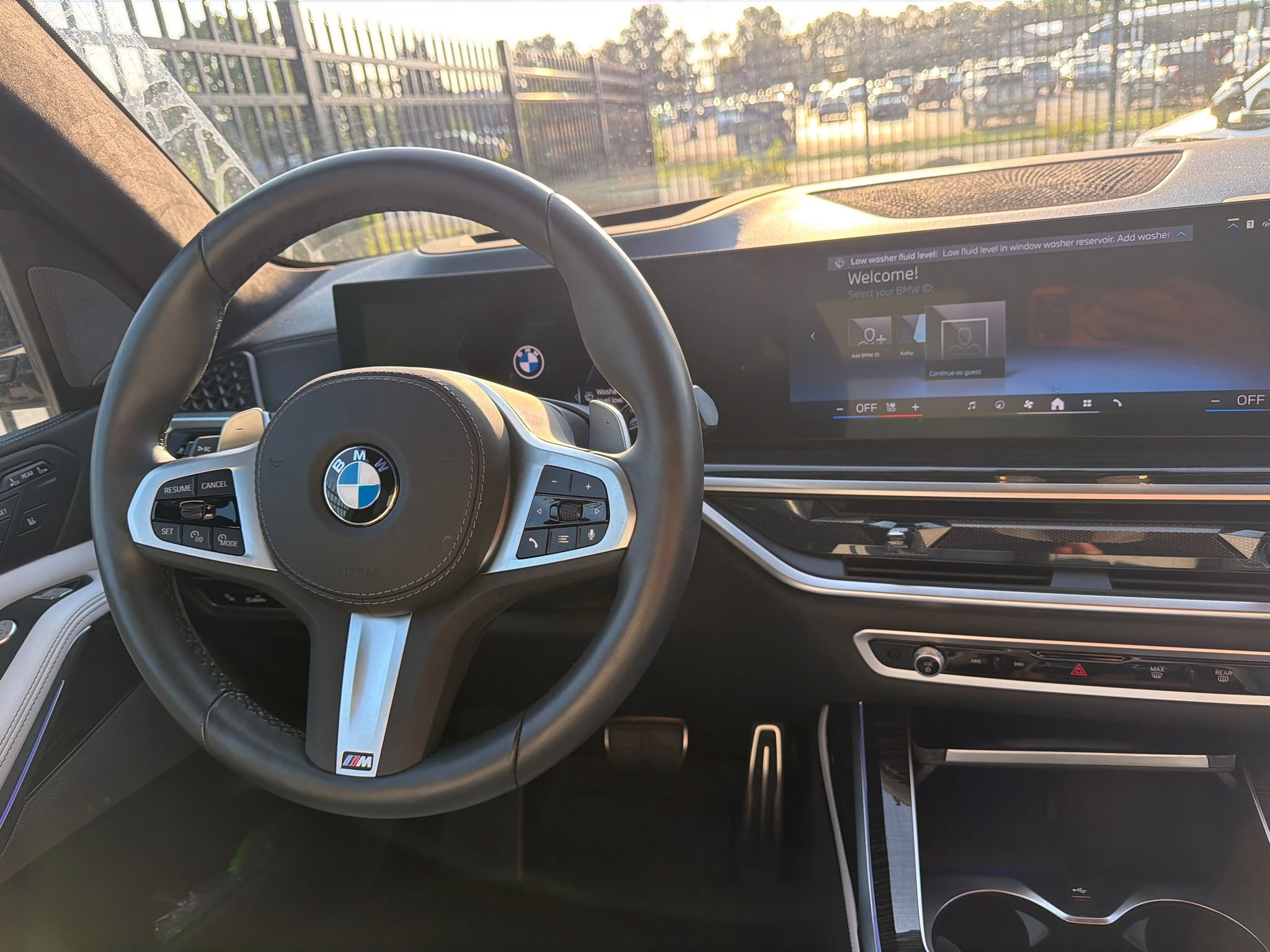 Used 2025 BMW X7 xDrive40i w/ M Sport Package AWD/4WD image 10