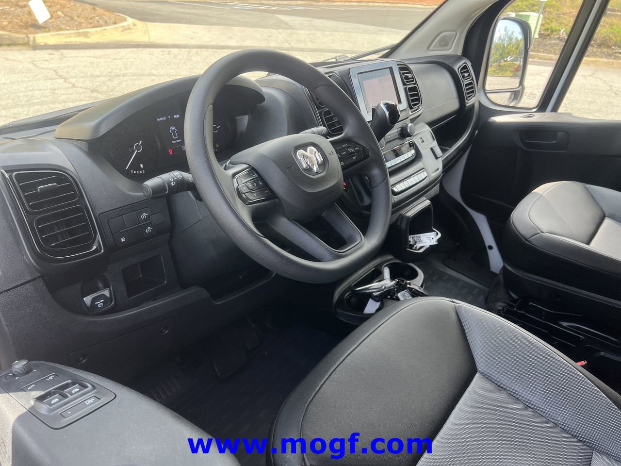 Used 2025 RAM ProMaster 2500 w/ Convenience Group image 5