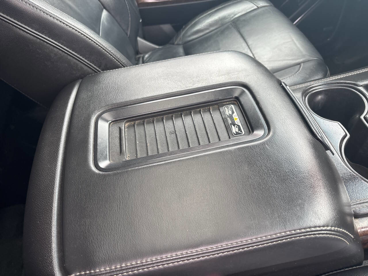 Used 2016 Chevrolet Suburban LT AWD/4WD image 14