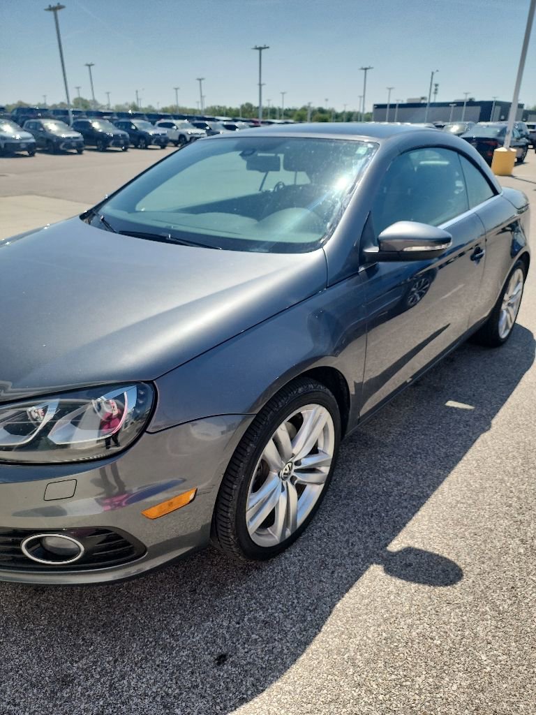 Used 2014 Volkswagen Eos Executive FWD image 12