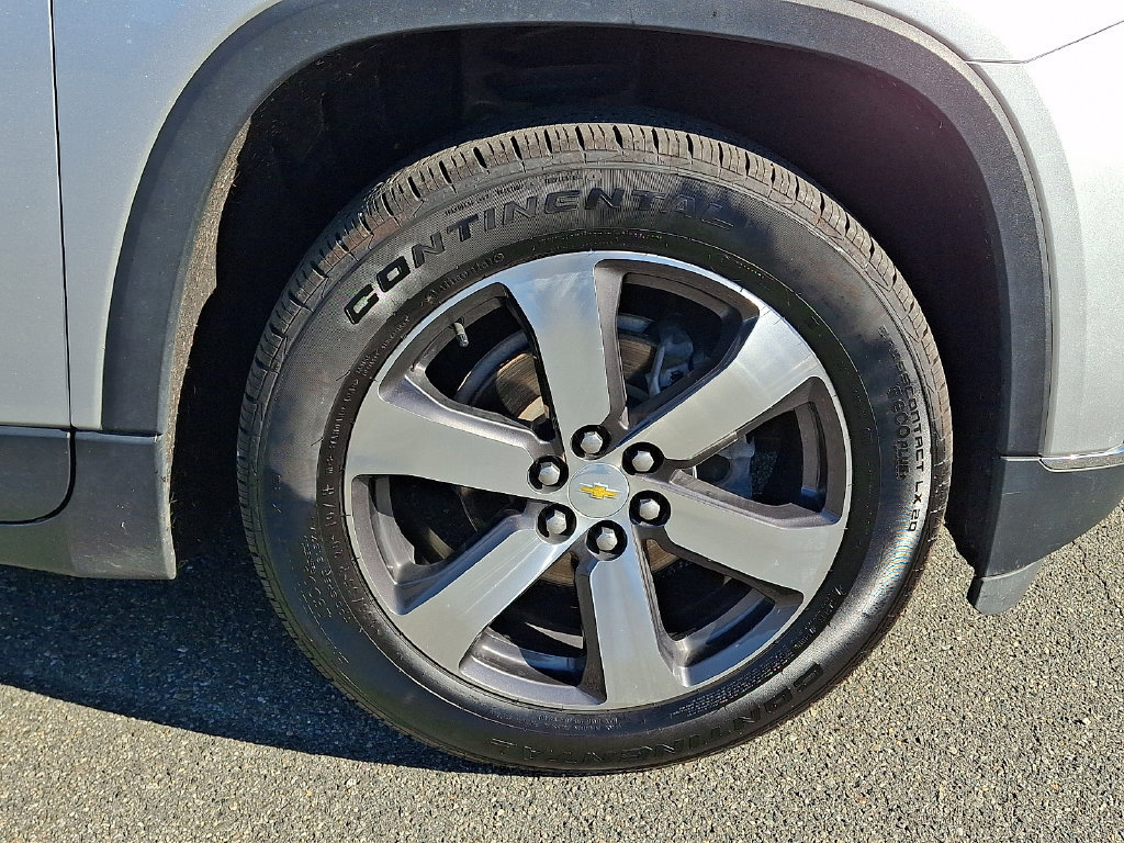 Certified 2021 Chevrolet Traverse LT w/ LT Premium Package AWD/4WD image 8