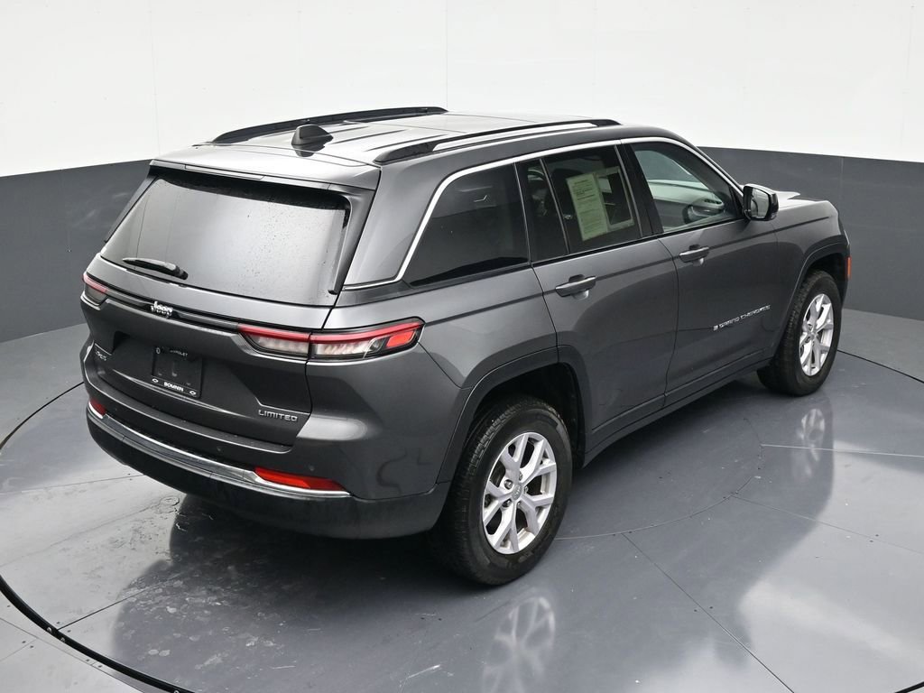 Used 2022 Jeep Grand Cherokee Limited image 17