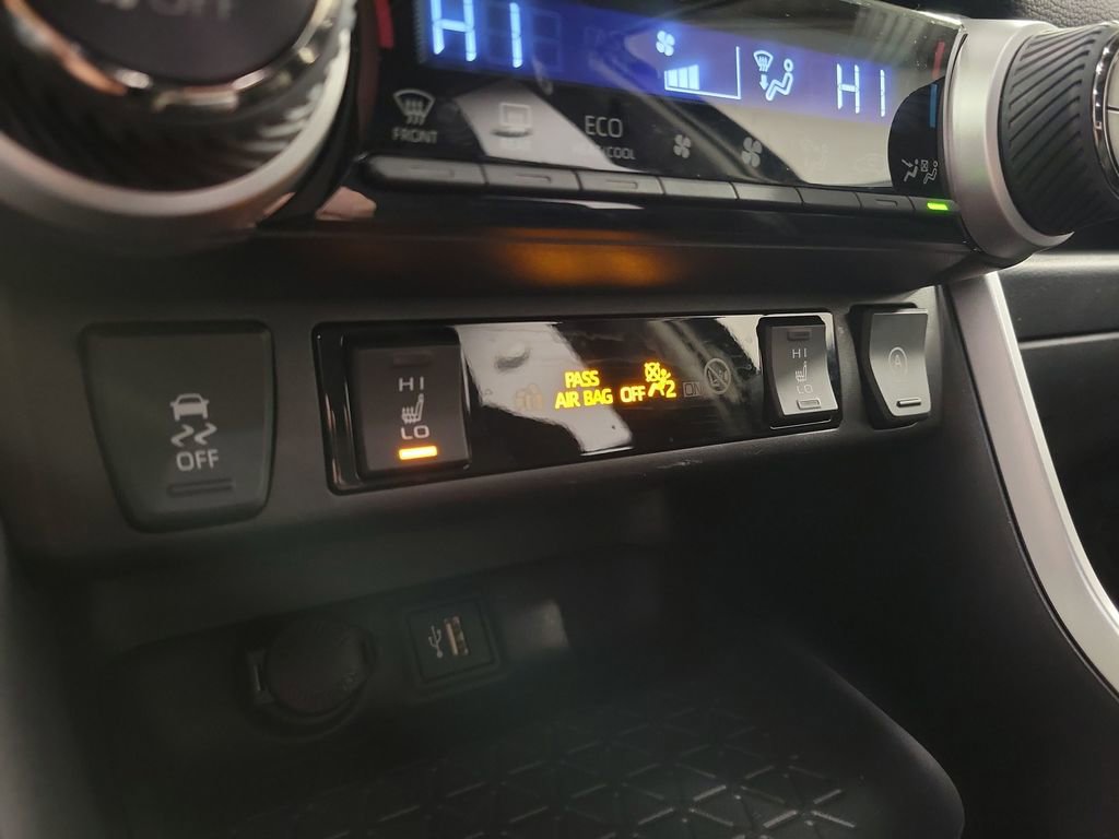 Used 2023 Toyota RAV4 XLE image 18