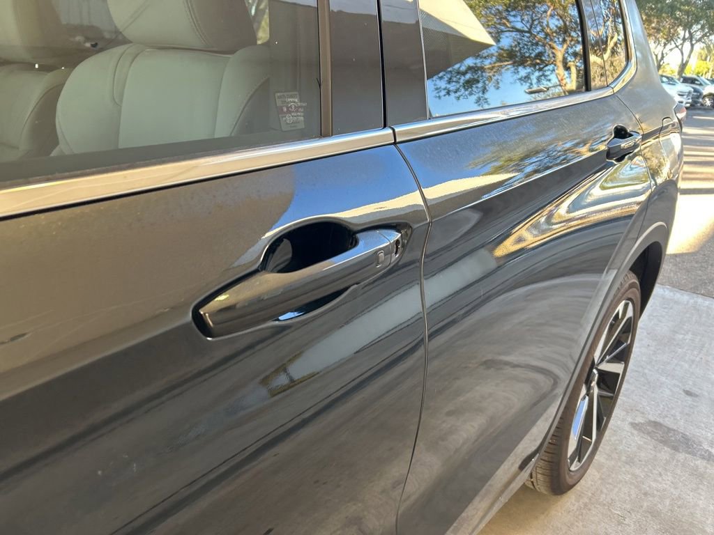 New 2025 Mitsubishi Outlander SEL image 16