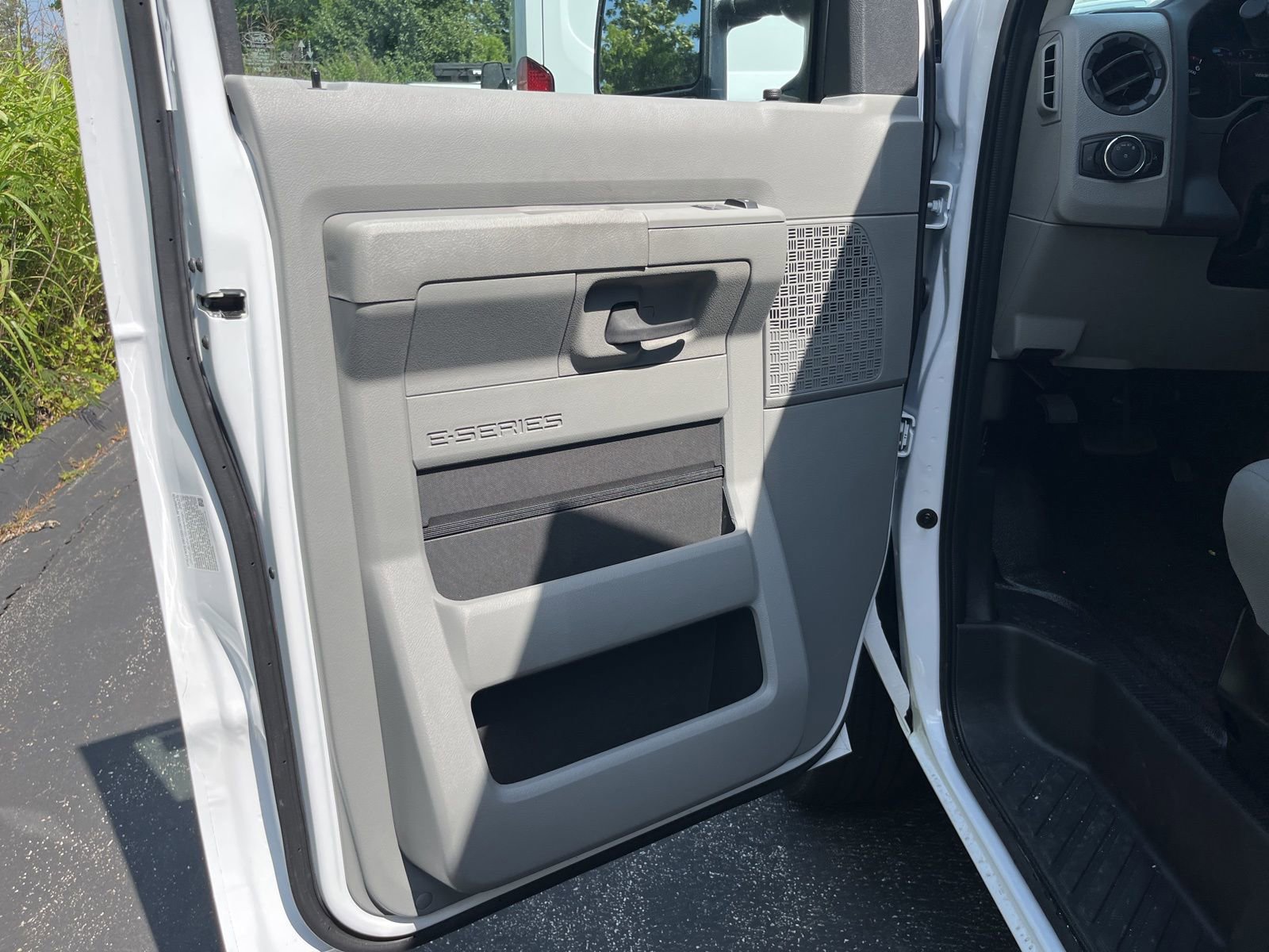 New 2026 Ford E-350 and Econoline 350 Super Duty w/ Power Equipment Group image 20