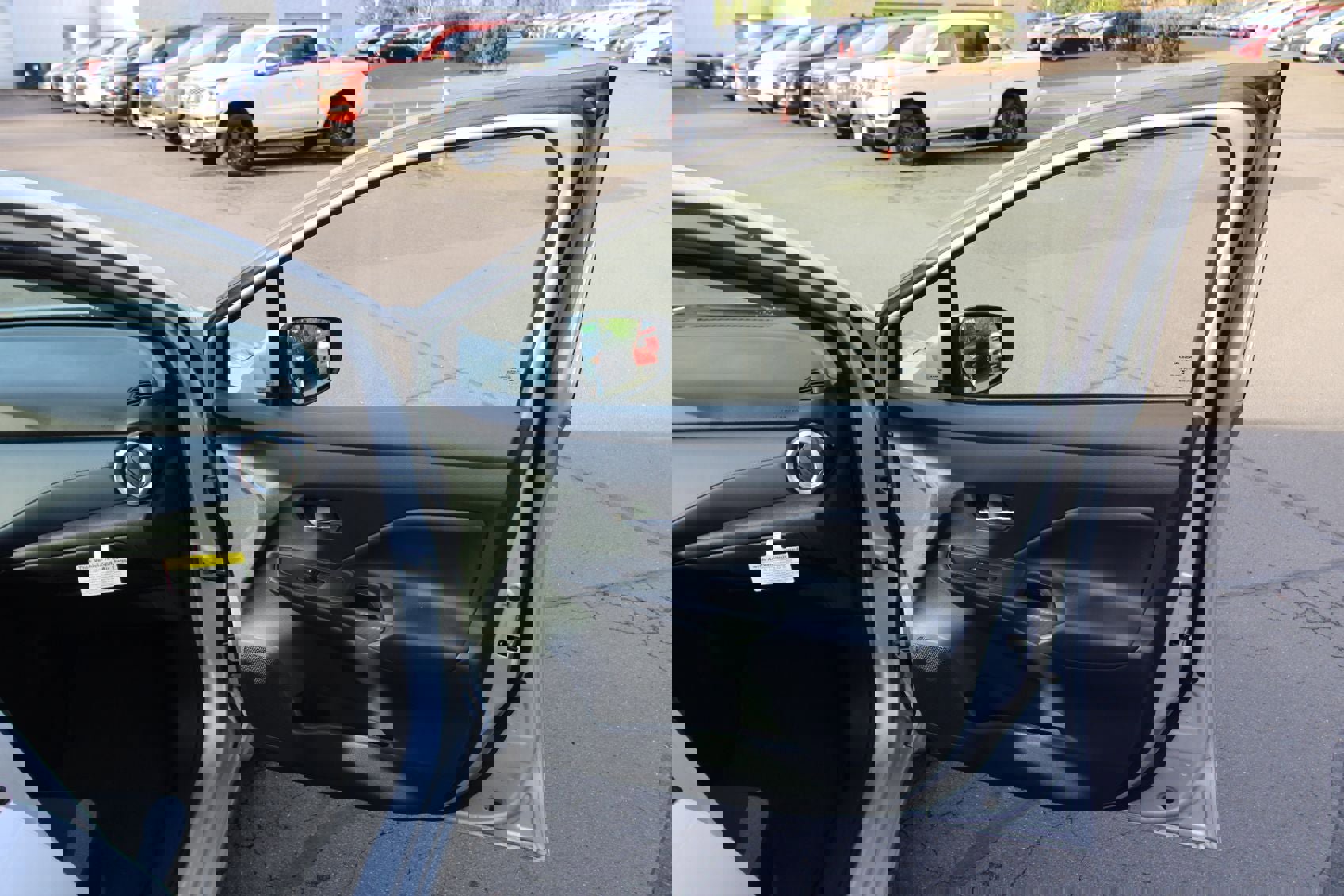 Used 2024 Nissan Versa SV w/ Trunk Package image 14