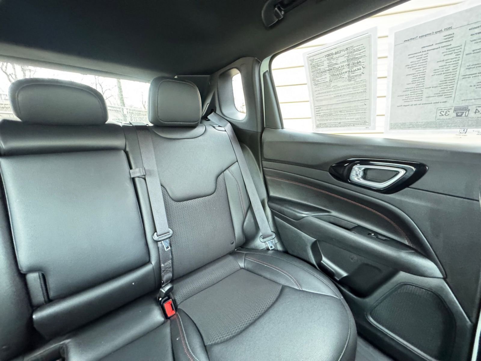 Used 2025 Jeep Compass Trailhawk image 36