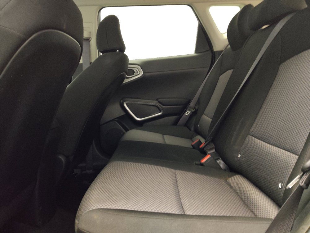 Used 2025 Kia Soul LX image 18