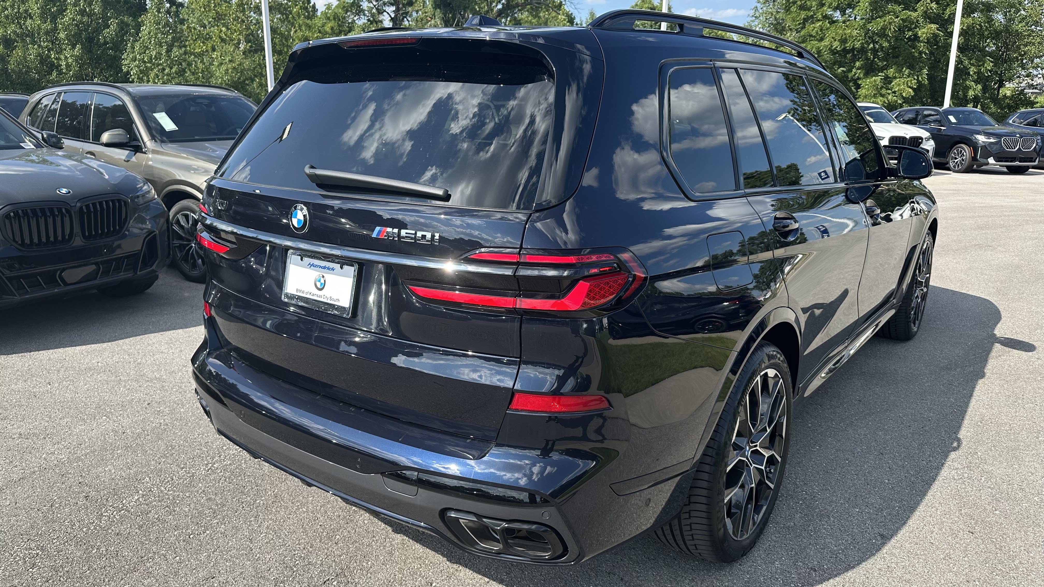 New 2027 BMW X7 M60i AWD/4WD image 10