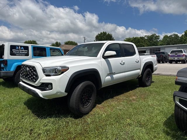 Used 2023 Toyota Tacoma TRD Off-Road w/ Technology Package AWD/4WD image 14