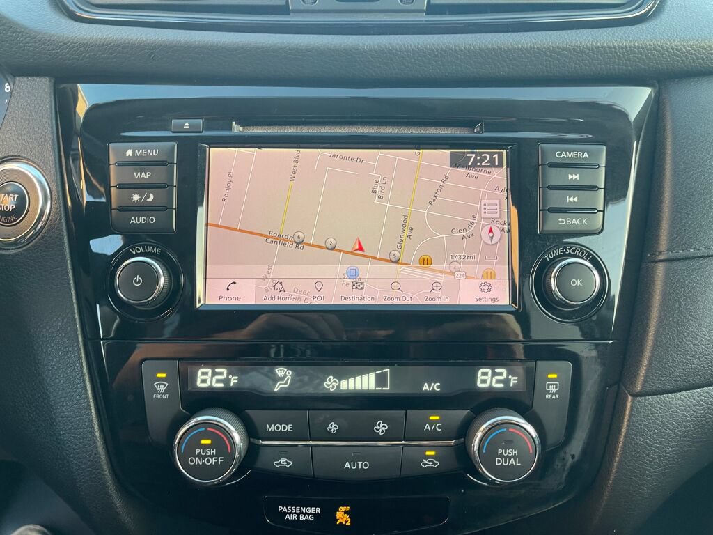 Used 2018 Nissan Rogue AWD image 11