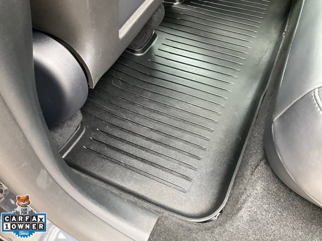Used 2024 Tesla Model Y Long Range RWD image 27