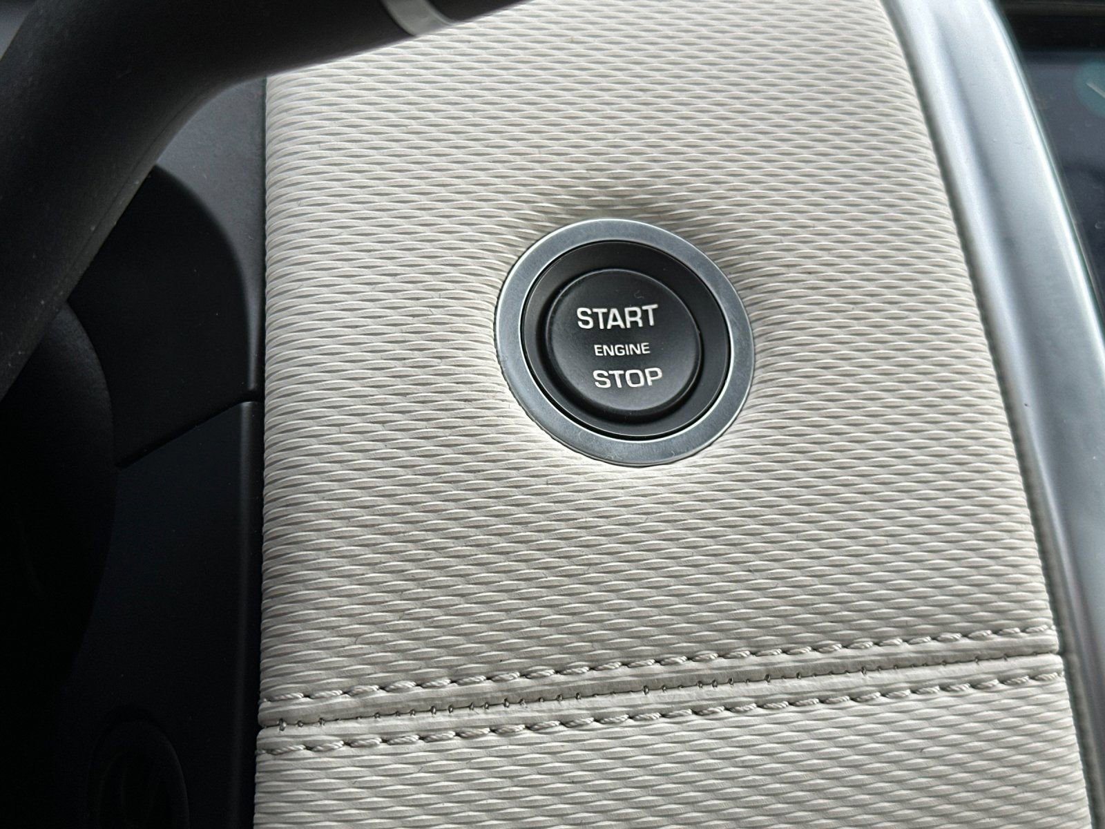 Used 2022 Land Rover Discovery Sport S R-Dynamic image 23