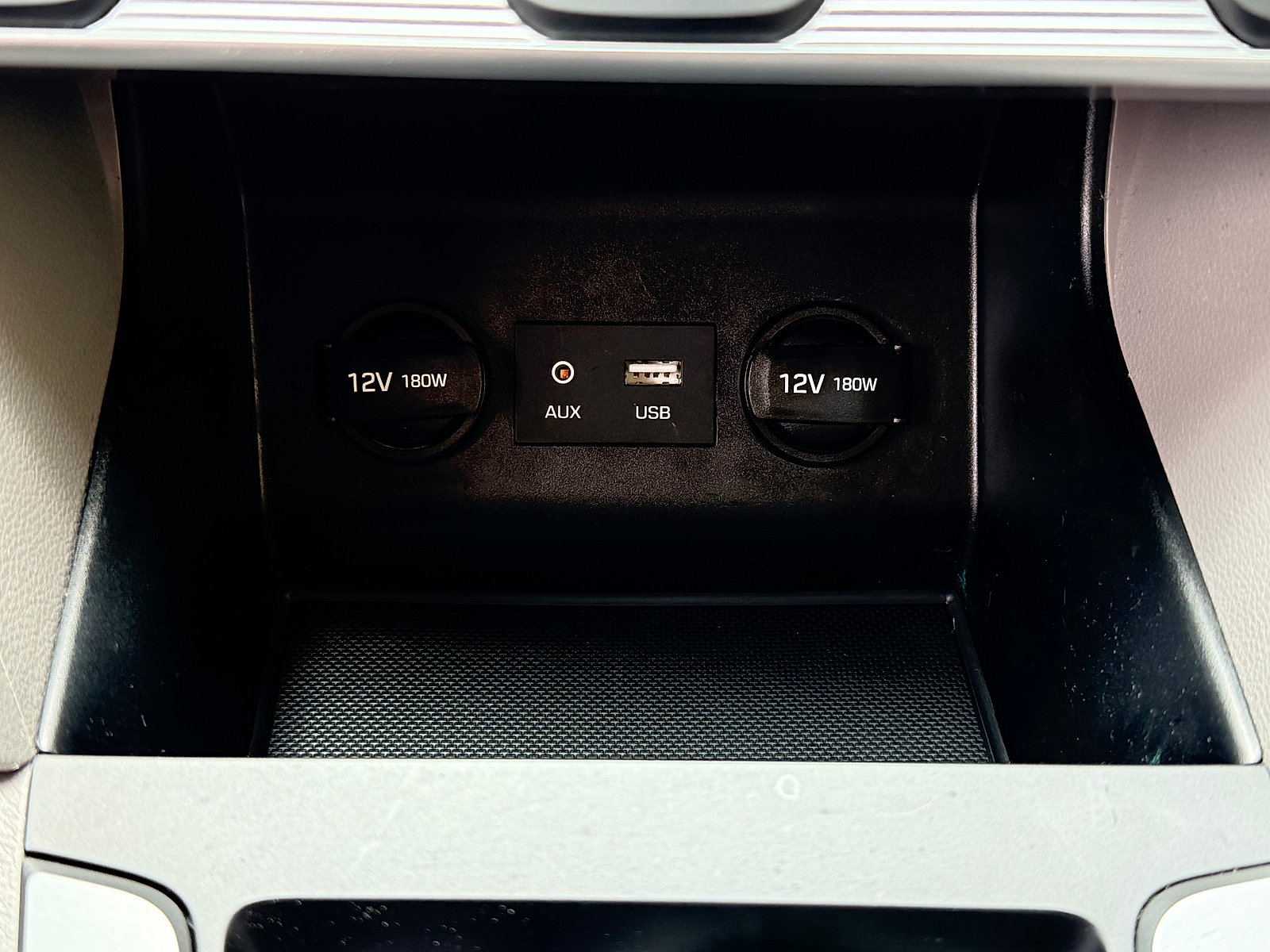 Used 2019 Hyundai Elantra SE FWD image 19