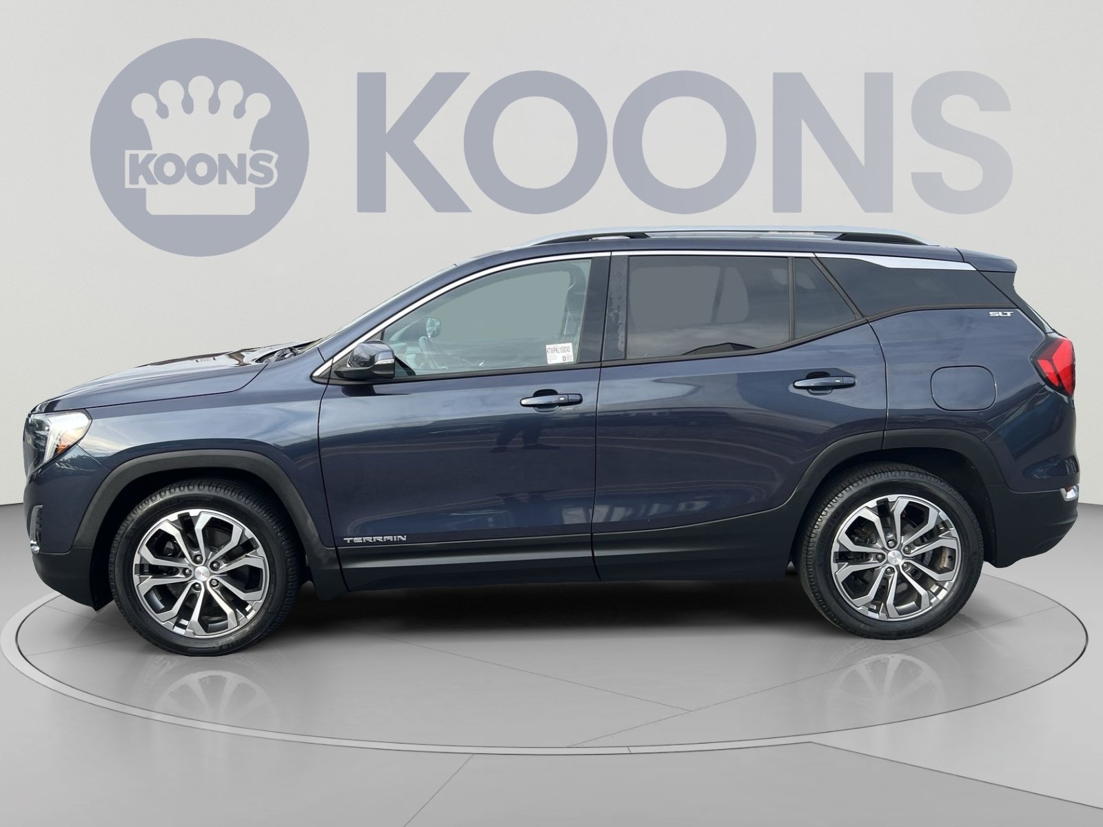 Used 2019 GMC Terrain SLT w/ Preferred Package FWD image 2