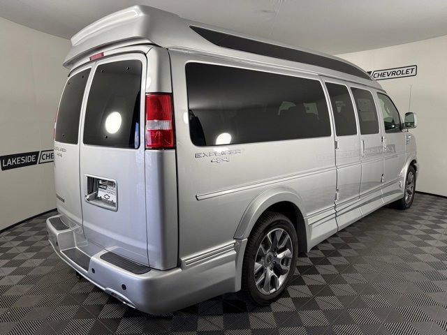 New 2024 Chevrolet Express 2500 Extended image 6