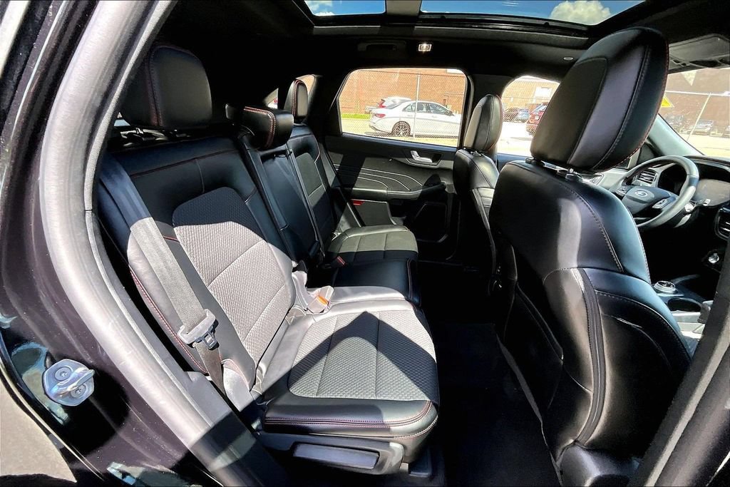 Used 2024 Ford Escape ST-Line w/ Tech Pack #1 AWD/4WD image 26