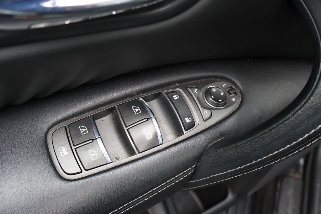 Used 2017 Nissan Armada SV AWD/4WD image 13