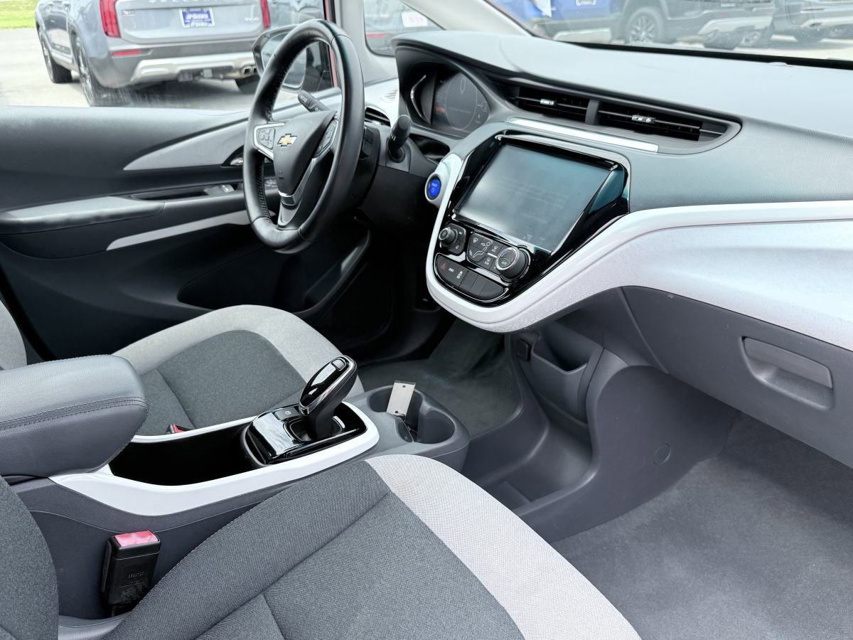 Used 2017 Chevrolet Bolt LT FWD image 12