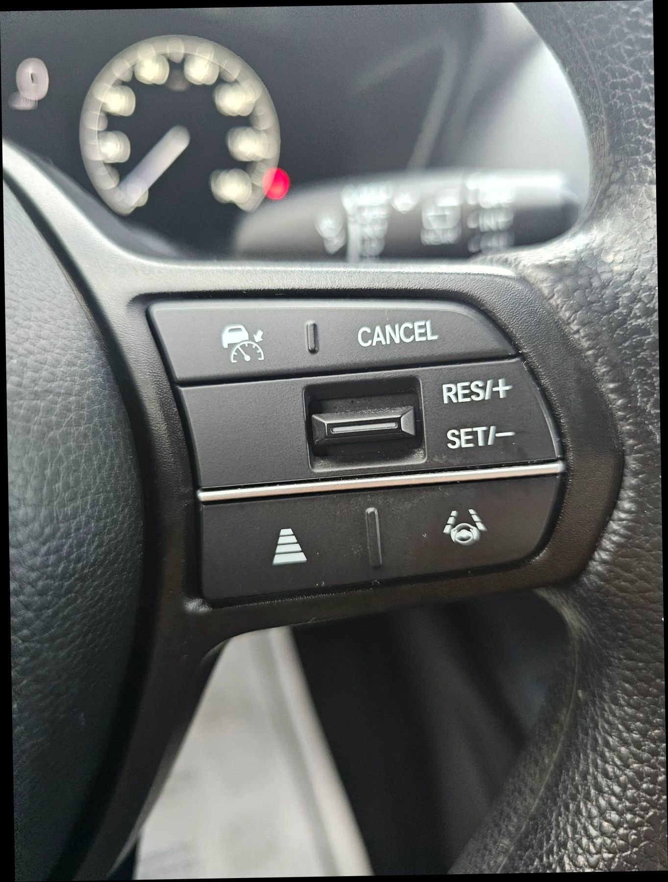 Used 2023 Honda HR-V LX image 18