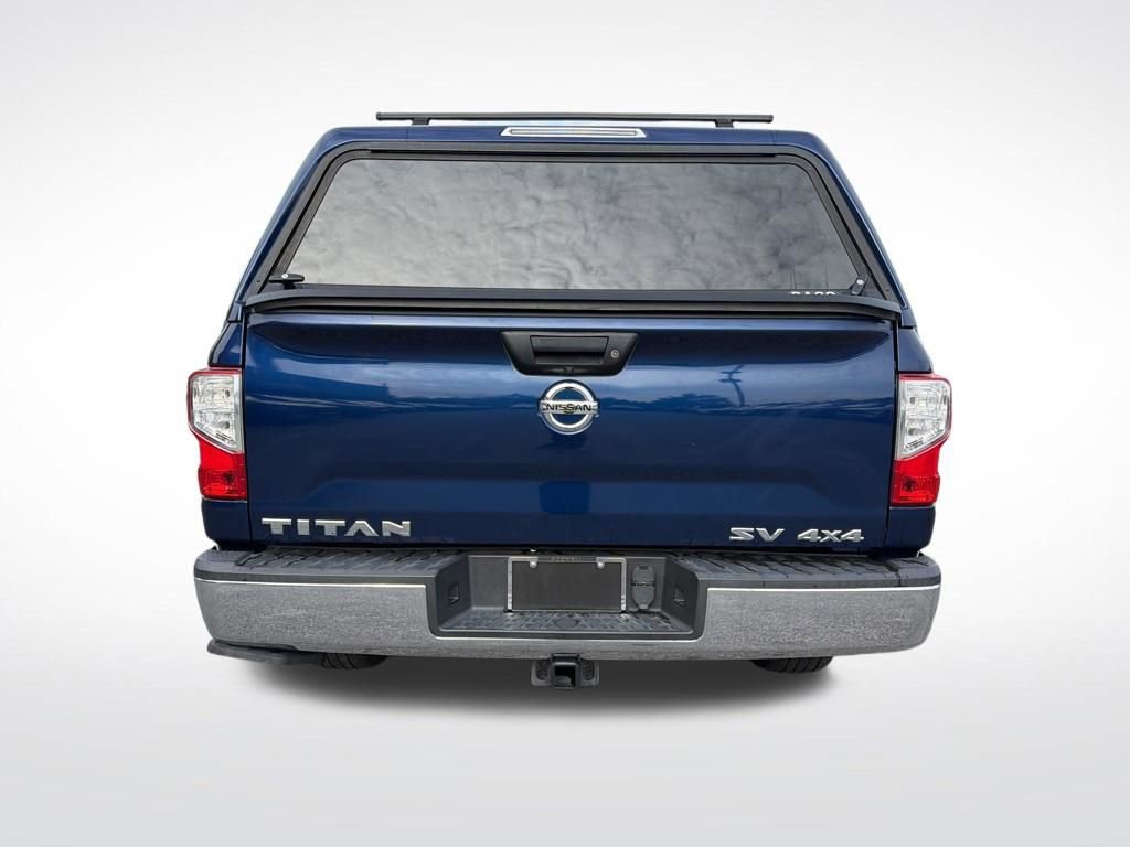 Used 2019 Nissan Titan SV image 10