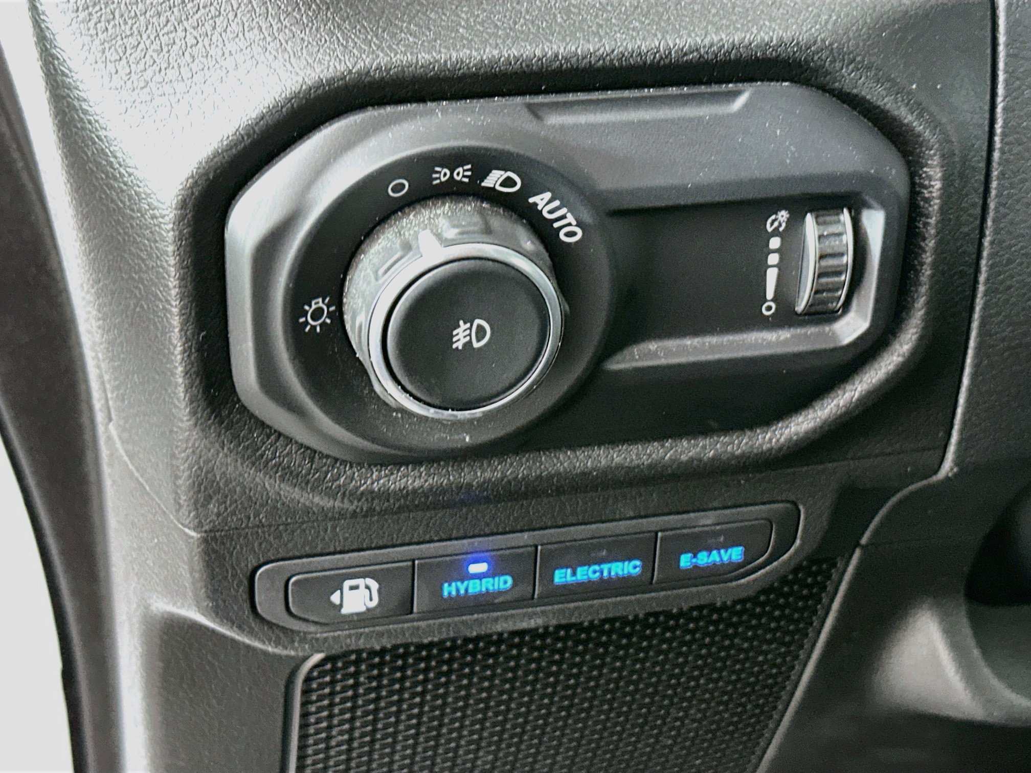 Used 2024 Jeep Wrangler Unlimited AWD/4WD image 16