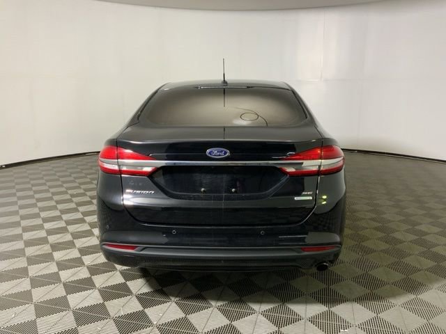 Used 2017 Ford Fusion SE w/ Equipment Group 202A FWD image 7
